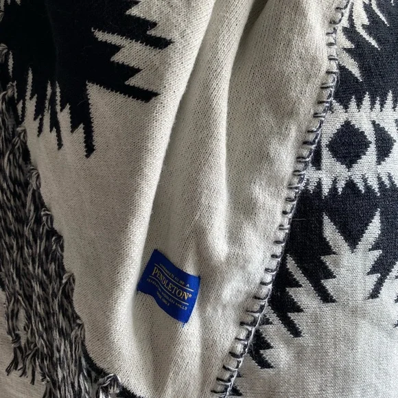 Pendleton Spider Rock Fringe Shawl / Cape - Picture 8 of 8